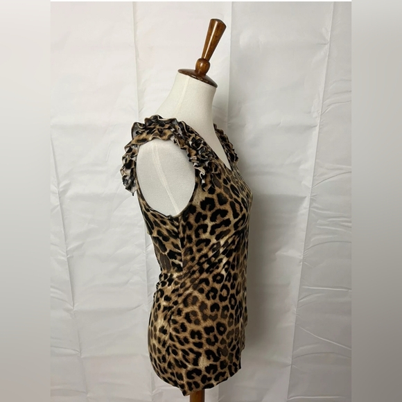 Express V-Neck Blouse Leopard Sleeveless Top Womens Size XS - Picture 2 of 6